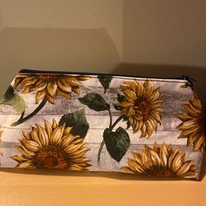 Large lined travel acessory bag sunflowers